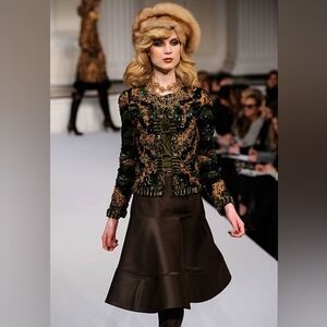 □$3,400 OSCAR DE LA RENTA EXCLUS SILK ROUND BROWN RUNWAY SKIRT US 6